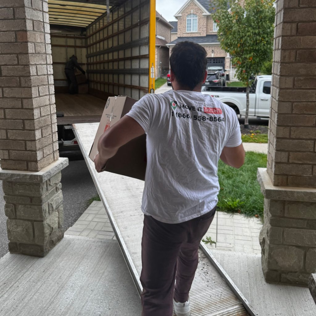 home mover in vaughan with truck