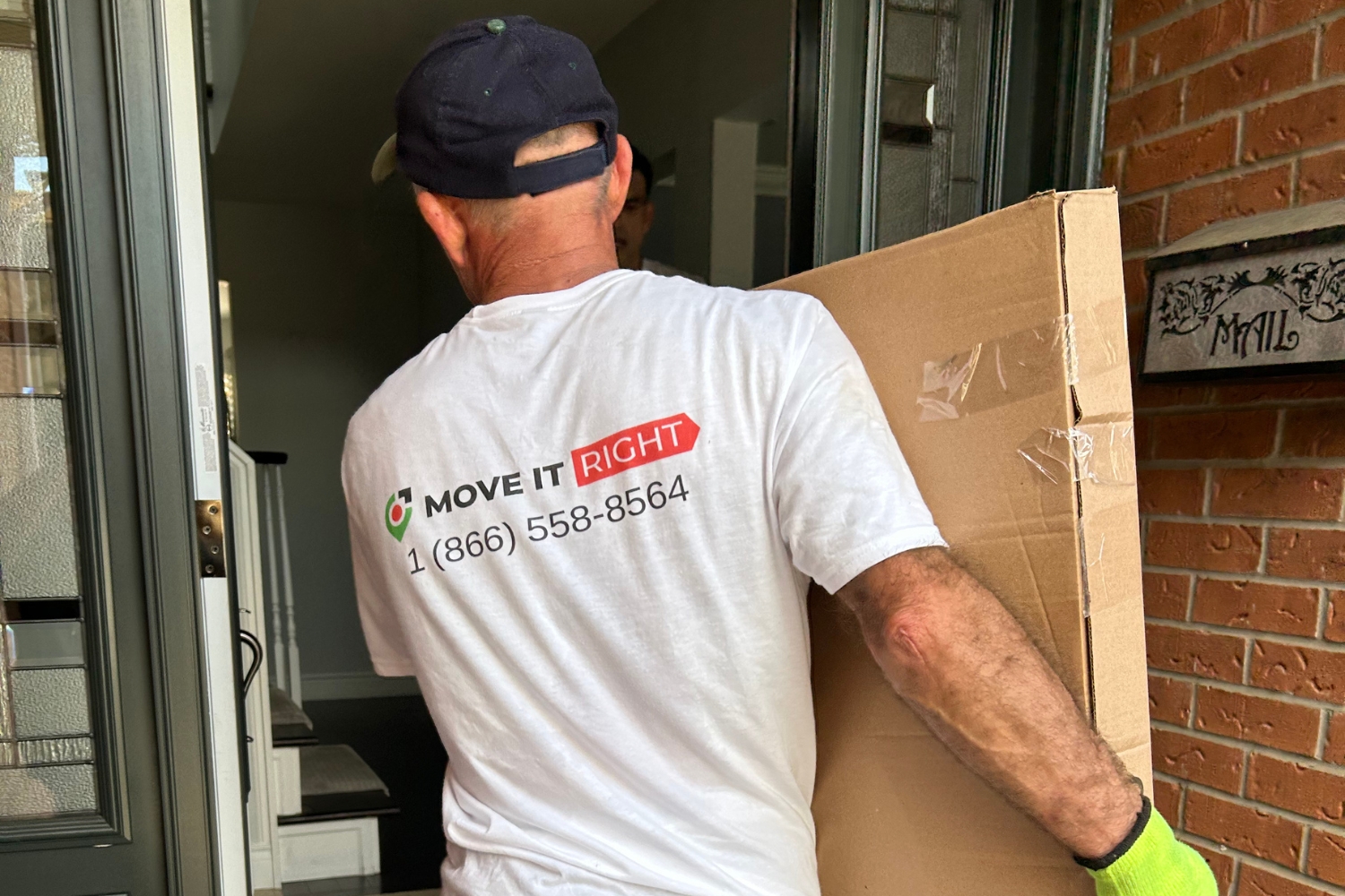 moving services unloading boxes